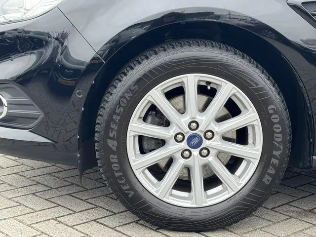 Ford S-Max 1.5 Titanium 7p. 2018 Benzine 36