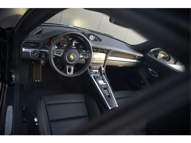 Porsche 911 3.0 Carrera 2018 Benzine 4