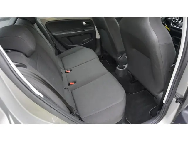 Volkswagen up! 1.0 BMT move up! 5 drs Airco 2018 Benzine 15
