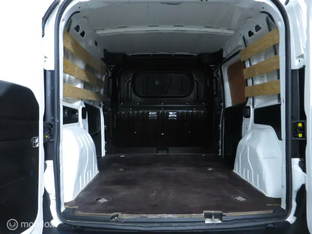 Opel Combo 1.3 CDTi L1H1 Edition 2018 Diesel 12