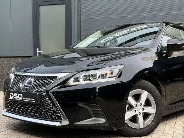 Lexus CT 200h Business Line 2018 Hybride Benzine 4