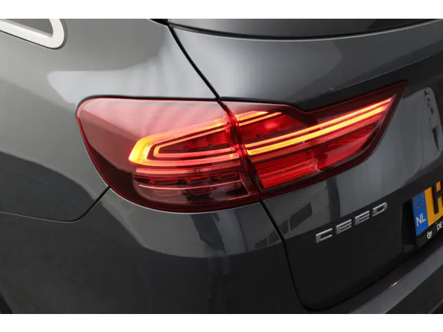 Kia Ceed 1.4 T-GDI GT-Line Automaat 2020 Benzine 28