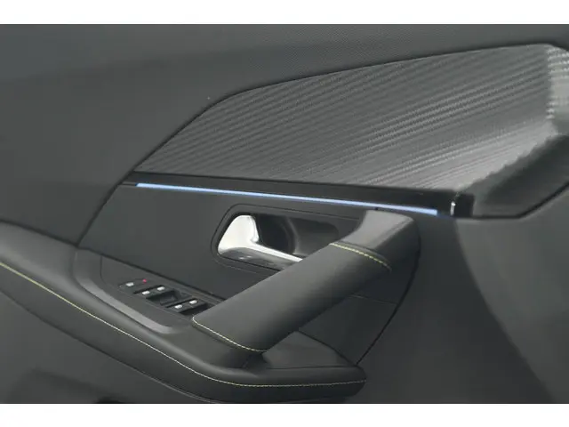 Peugeot 2008 PureTech 130 EAT8 GT 2024 Benzine 29