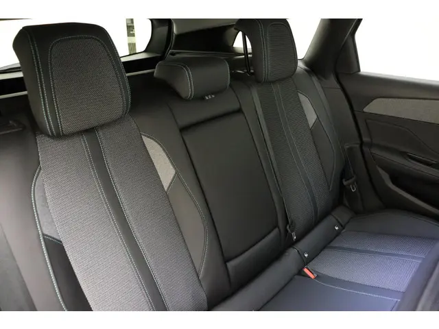 Peugeot 308 SW 1.2T 130pk Allure 2024 Benzine 14