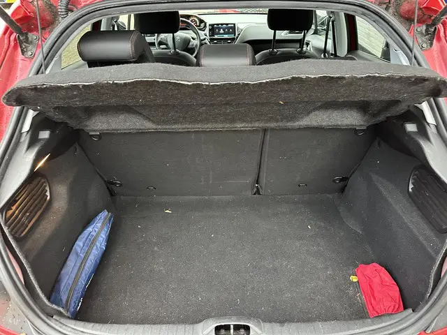 Peugeot 208 1.2 Turbo 110 PK GT-Line 2019 Benzine 30