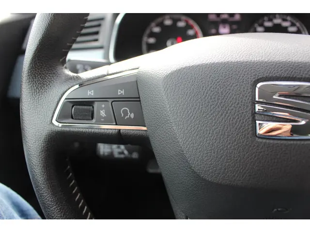 SEAT Arona 1.0 TSI Style Business Intense 2018 Benzine 30