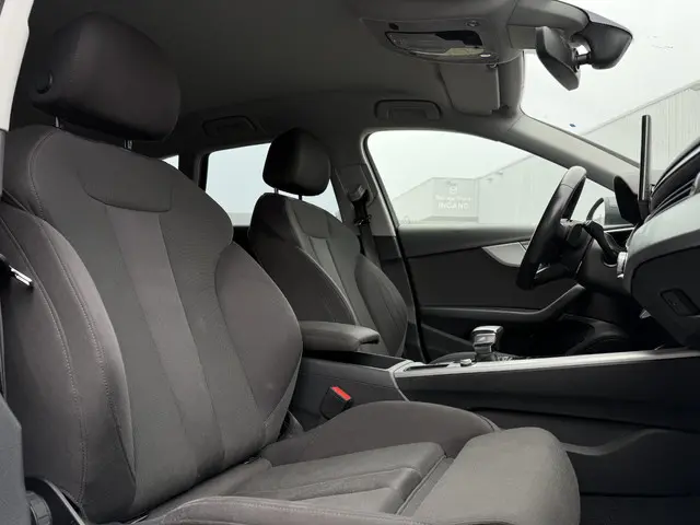 Audi A4 Avant 35 TFSI Aut. Business Sport 2021 Benzine 11