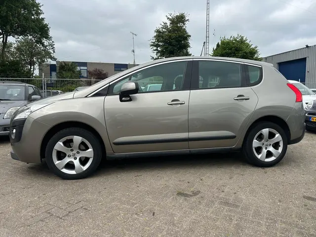 Peugeot 3008 1.6 VTi Active 2012 Benzine 2