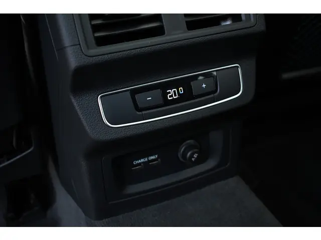 Audi Q5 50 TFSI e S-Edition 2023 Hybride Benzine 26