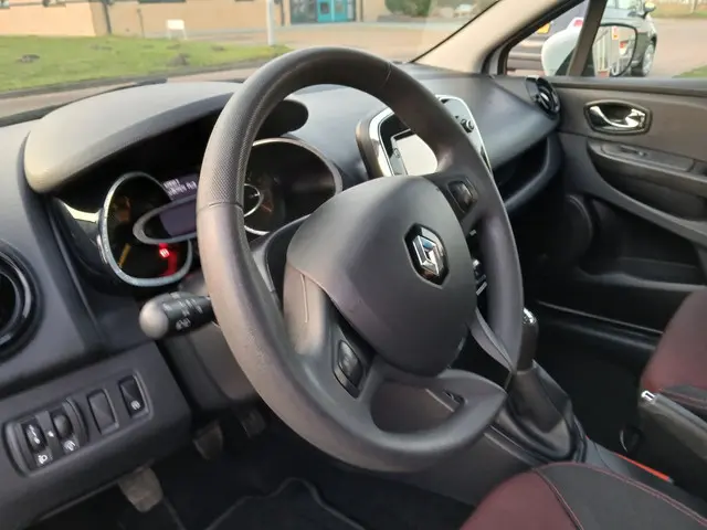 Renault Clio Estate 0.9 TCe Expression 2014 Benzine 10