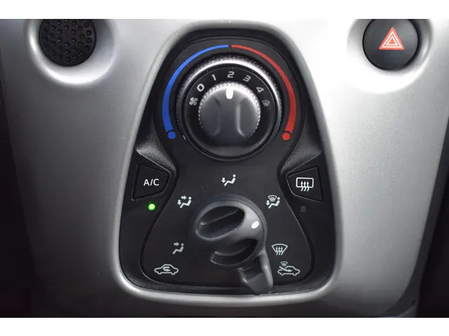 Peugeot 108 1.0 VTi 5Drs Blue Lion 2017 Benzine 11