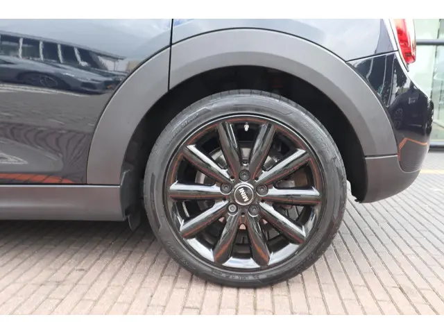 MINI 5-Deurs Cooper 2021 Benzine 5