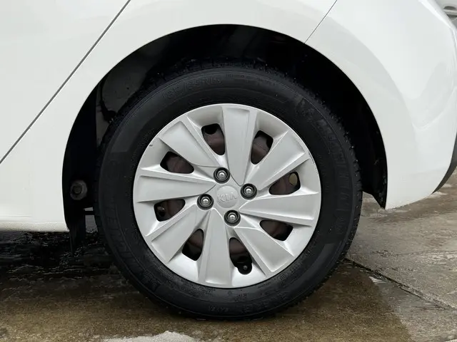 Kia Rio 1.0 TGDI ComfortPlusLine Navigator 2018 Benzine 24