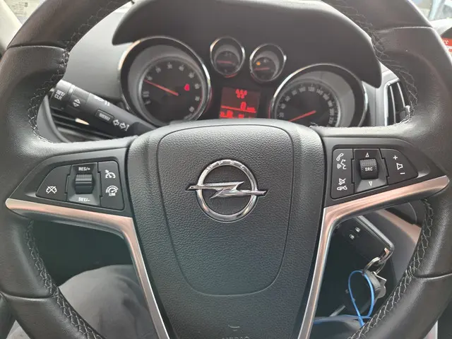 Opel Zafira Tourer 1.4 Edition 7 persoons 2015 Benzine 19