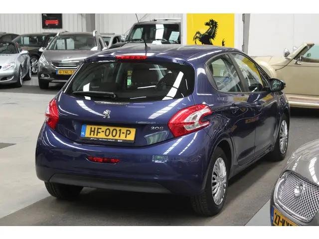 Peugeot 208 1.2 VTi Allure 2013 Benzine 4