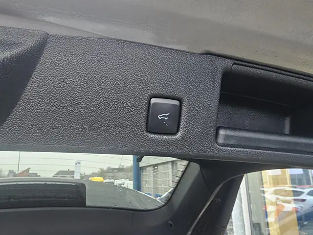 Ford Kuga 2.5 PHEV ST-Line X 2022 Hybride Benzine 12