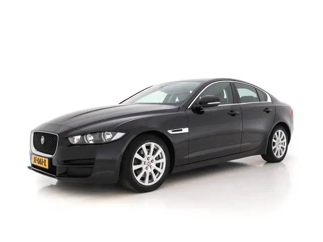 Jaguar XE 3
