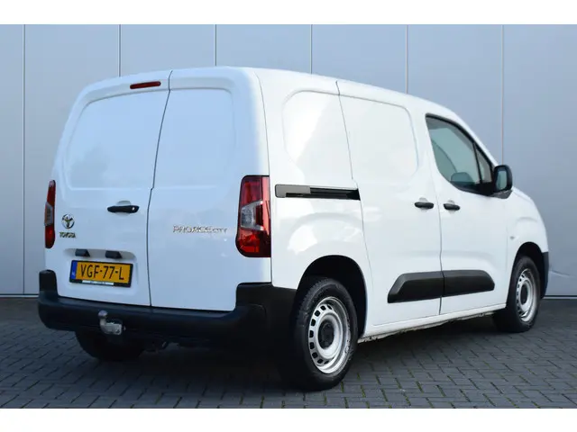 Toyota ProAce CITY 1.5 D-4D Cool Comfort 2020 Diesel 4