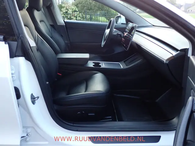 Tesla Model 3 Performance AWD 75kWh 2020 Elektrisch 32