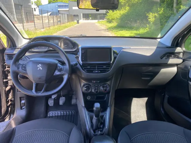 Peugeot 208 1.2 PureTech Blue Lion 2018 Benzine 13