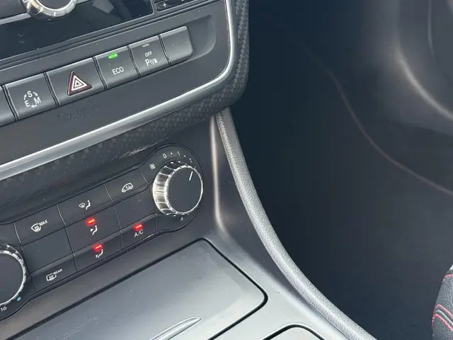 Mercedes-Benz A-Klasse 180 AMG 2013 Benzine 18