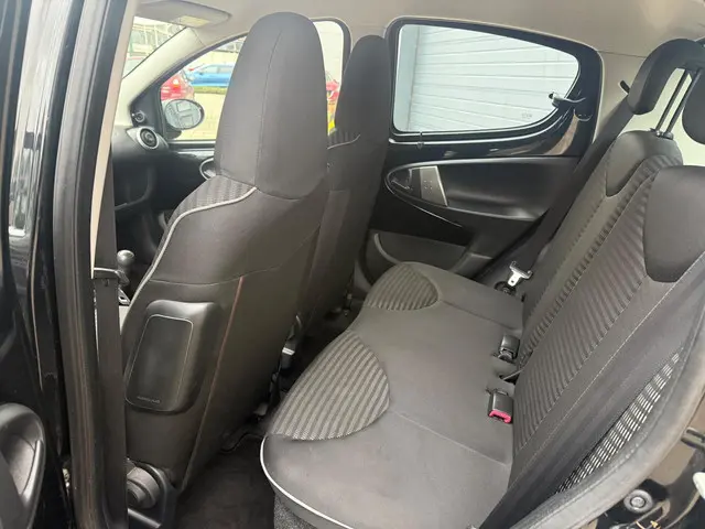 Peugeot 107 1.0 Active 2013 2013 Benzine 14