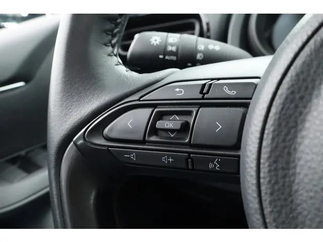 Toyota Yaris 1.5 VVT-i Dynamic 2023 Benzine 9