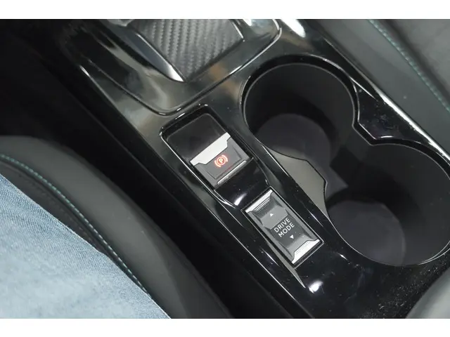 Peugeot 2008 PureTech 130 EAT8 Allure 2023 Benzine 48