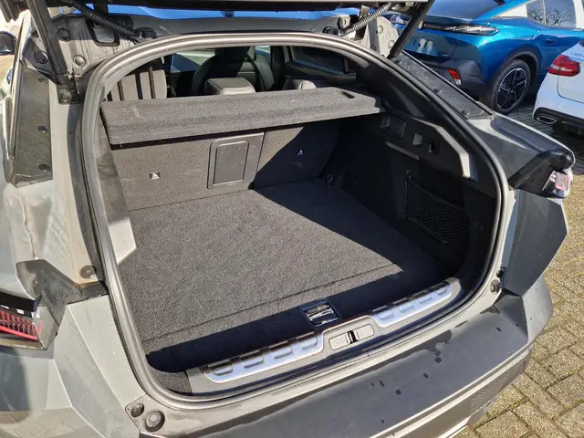 Peugeot 408 1.6 HYbrid GT 180 EAT8 2024 Hybride Benzine 9