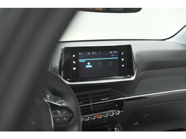 Peugeot 208 PureTech 100 Allure Pack 2023 Benzine 46