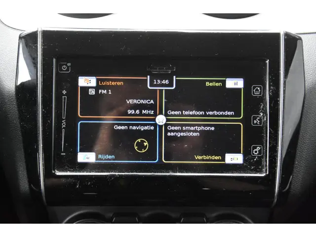 Suzuki Swift 1.0 Automaat Stijl-NLse auto 2020 Benzine 13