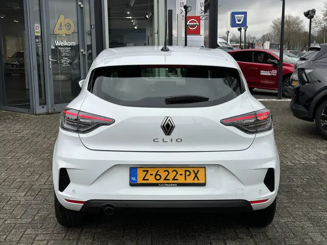 Renault Clio TCe 90 Evolution 2024 Benzine 29