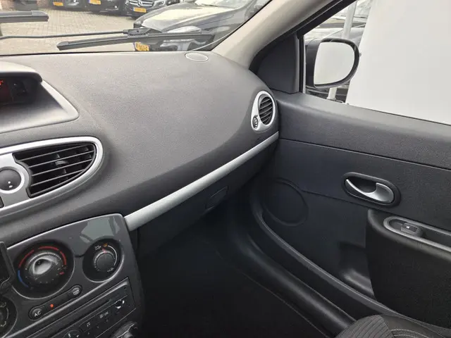 Renault Clio Estate 1.2 TCE Collection 2012 Benzine 10