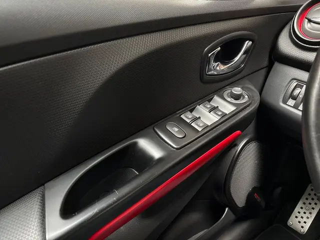 Renault Clio 1.6 R.S. 2014 Benzine 19