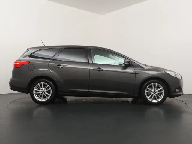 Ford Focus Wagon 1.0 Lease Edition 2018 Benzine 6
