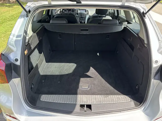 Opel Astra Sports Tourer 1.4 Turbo Sport 2012 Benzine 13