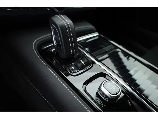 Volvo V90 2.0 T8 Recharge R-Design 2022 Hybride Benzine 5