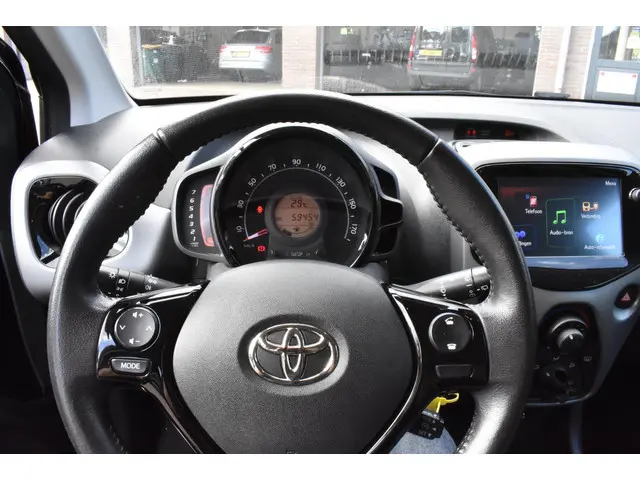 Toyota Aygo 1.0 VVT-i x-play 2020 Benzine 21
