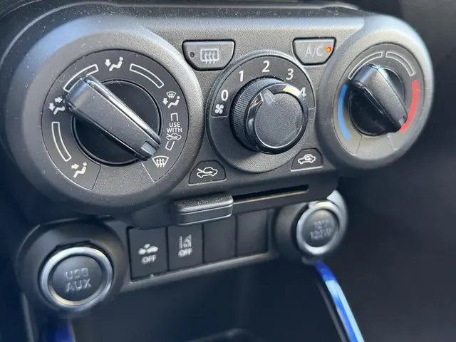 Suzuki Ignis 1.2 Smart Hybrid Select 2023 Benzine 19