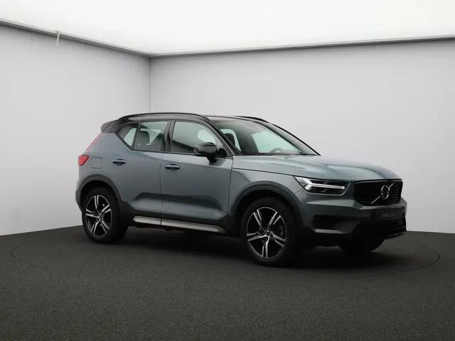 Volvo XC40 2.0 T4 R-Design 2019 Benzine 33
