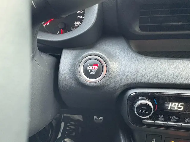 Toyota Yaris 1.6 GR Performance 2021 Benzine 19