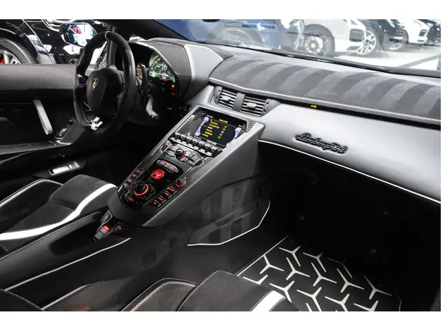 Lamborghini Aventador 6.5 V12 SVJ Roadster 2021 Benzine 2