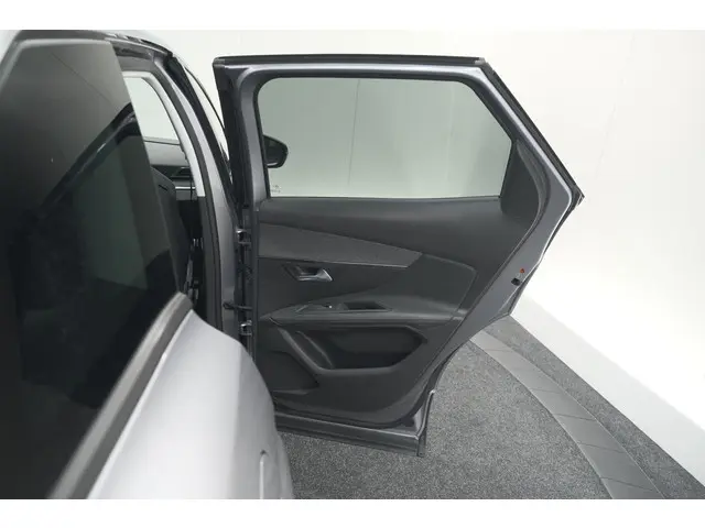 Peugeot 3008 PureTech 130 EAT8 GT Line 2019 Benzine 68