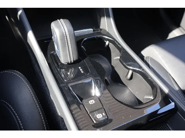 Volvo XC40 1.5 T5 Recharge R-Design 2020 Hybride Benzine 32