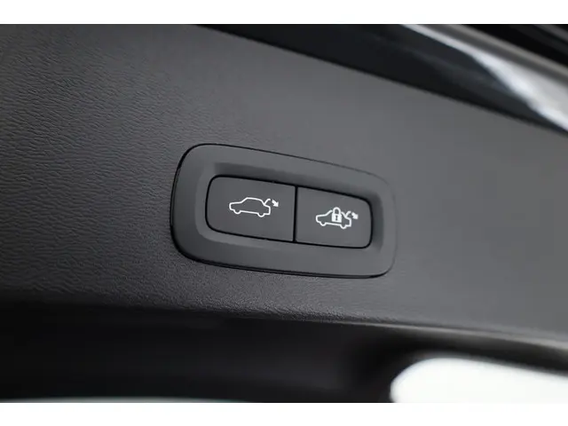 Volvo XC40 T4 Recharge Core 2023 Hybride Benzine 26