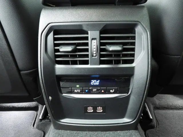 BMW 3 Serie Sedan 330d xDrive 2024 Diesel 24