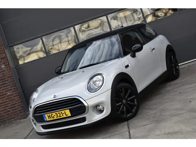 MINI Cooper Mini 1.5 Chili Business 2015 Benzine 3
