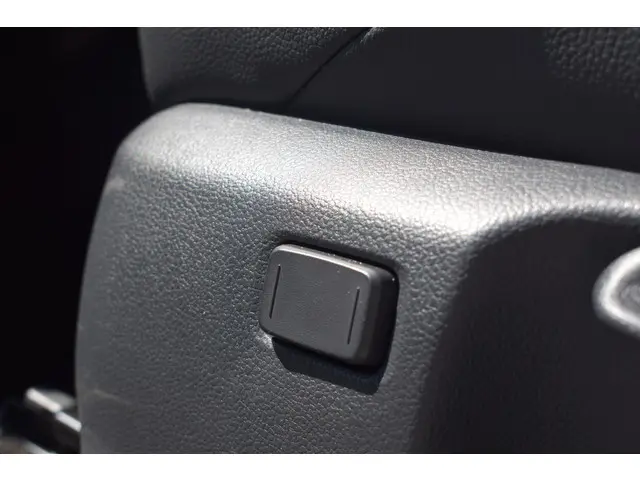 Mazda 2 Hybrid 1.5 Homura 2024 Hybride Benzine 16