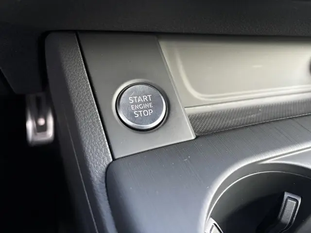 Audi A4 Avant 35 TFSI Sport S line edition 2019 Benzine 26