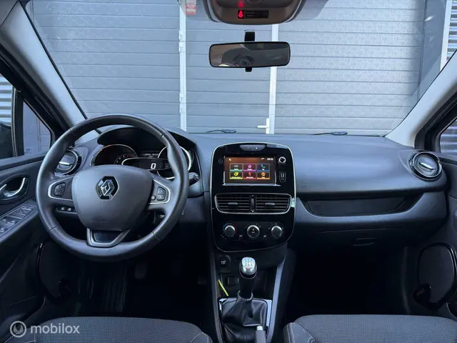 Renault Clio Estate 0.9 TCe Limited 2019 Benzine 16